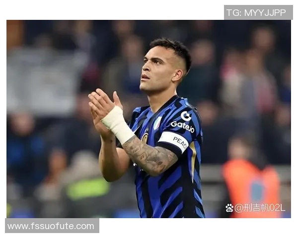 足球场上的魅力瞬间各大明星帅气照片展现他们的风采与激情