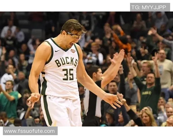 篮球明星戴眼镜的独特魅力展现了运动与时尚的完美结合